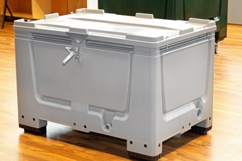 Man and van departing after a flat clearance in Vauxhall